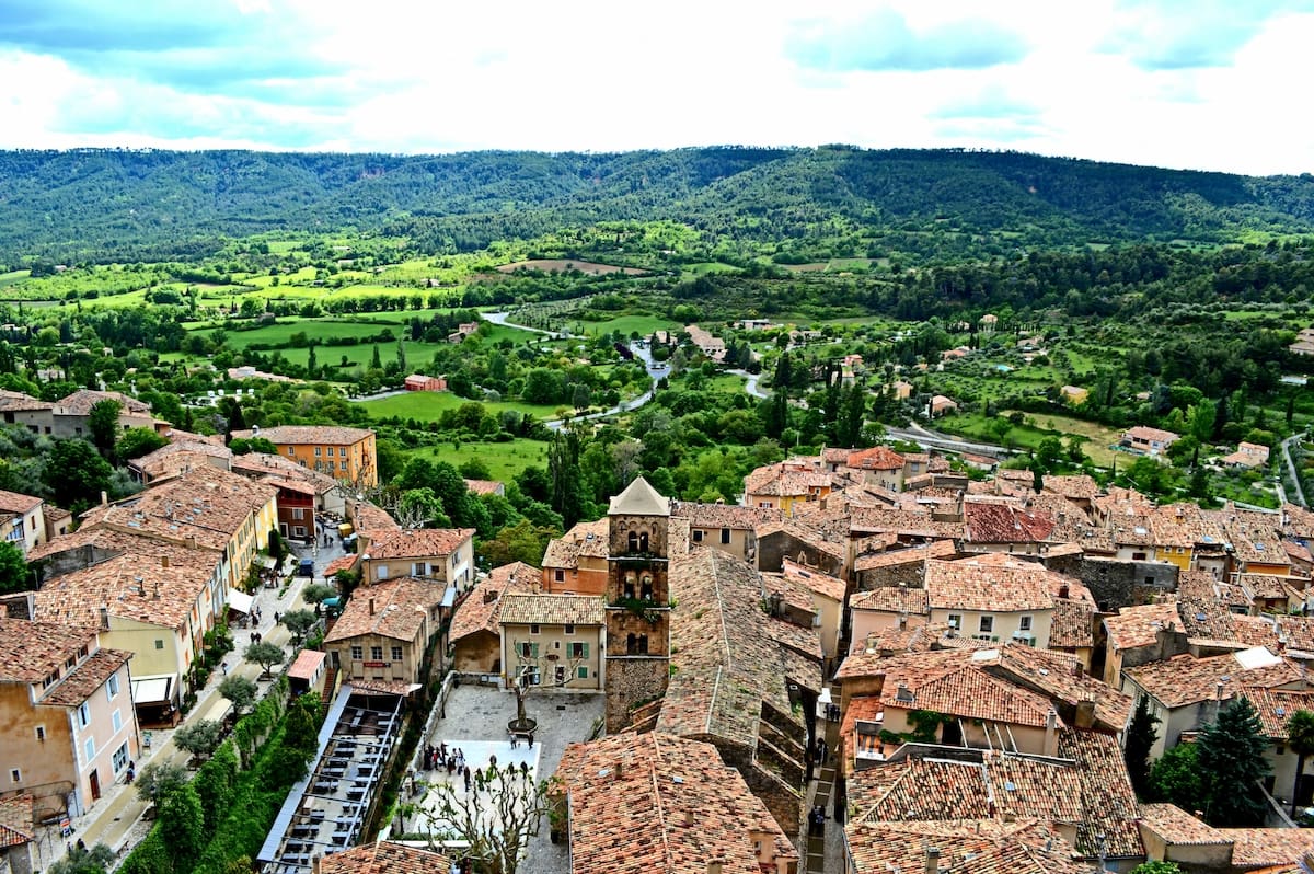 Moustiers-Sainte-Marie, a hidden gem in provence